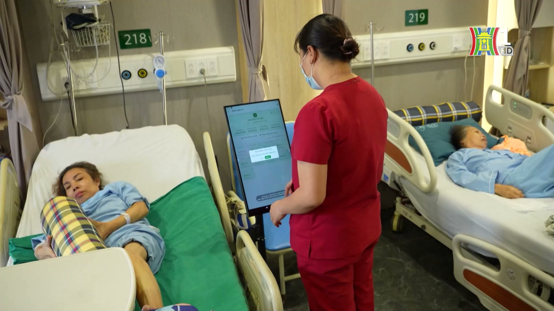 Hà Nội chuyển mình trong công cuộc chuyển đổi số | Thủ đô và thế giới |  05/04/2025